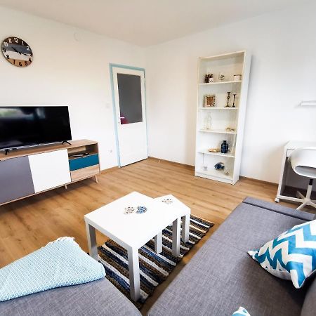 Sea Star Apartment Pula Buitenkant foto