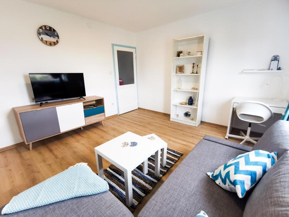 Sea Star Apartment Pula Buitenkant foto